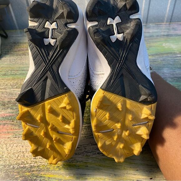 Under Armour Black and Gold Cleats with Sporty Design - Picture 7 of 8
